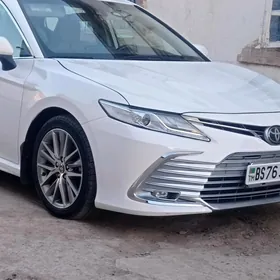 Toyota Camry 2021