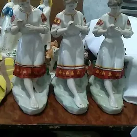 Статуэтки