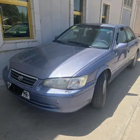 Toyota Camry 2000