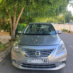 Nissan Sunny 2012