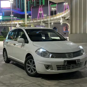 Nissan Versa 2007