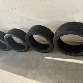 Teker 225,40,18