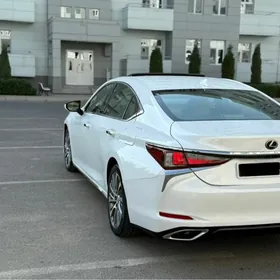 Lexus ES 350 2019