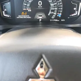 Mitsubishi Pajero 2020