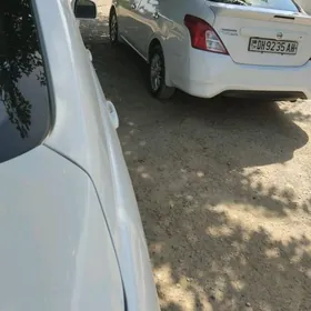 Nissan Versa 2017