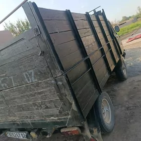 UAZ 452 1981