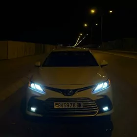 Toyota Camry 2021