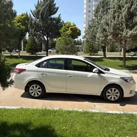 Toyota Yaris 2014