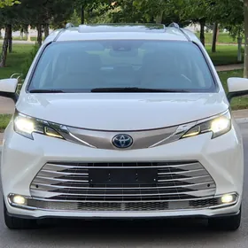 Toyota Sienna 2021