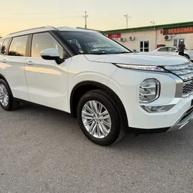 Mitsubishi Outlander 2024