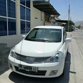 Nissan Versa 2011