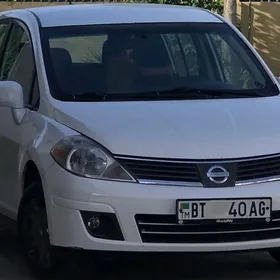 Nissan Versa 2011