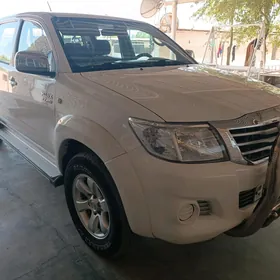 Toyota Hilux 2013