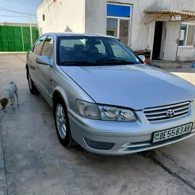 Toyota Camry 2000