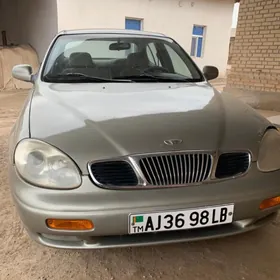 Daewoo Leganza 1998