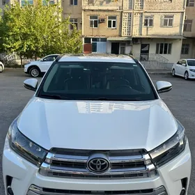 Toyota Highlander 2019