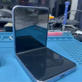 Samsung Galaxy Z flip4