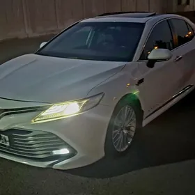 Toyota Camry 2018