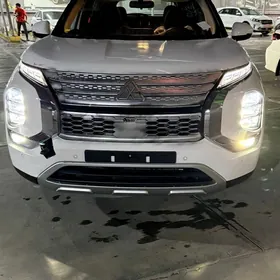 Mitsubishi Outlander 2024
