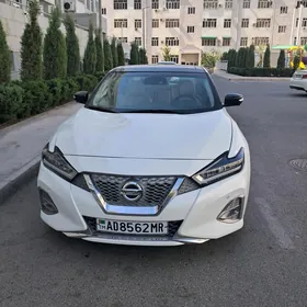 Nissan Maxima 2023