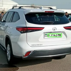 Toyota Highlander 2022