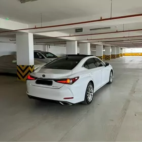 Lexus ES 350 2019