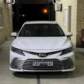 Toyota Camry 2018