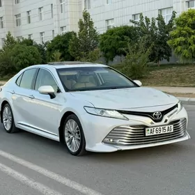 Toyota Camry 2018