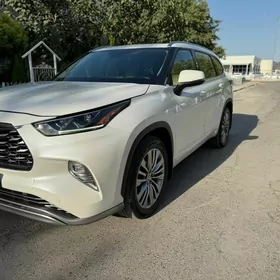 Toyota Highlander 2021