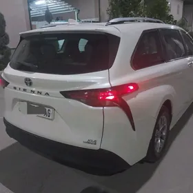 Toyota Sienna 2020