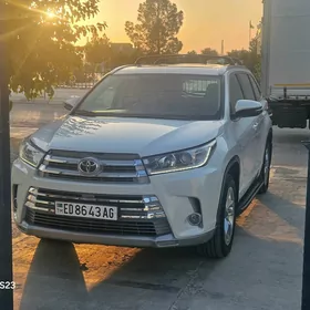 Toyota Highlander 2016