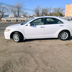 Toyota Camry 2011