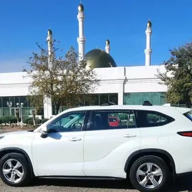 Toyota Highlander 2021