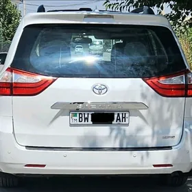Toyota Sienna 2010