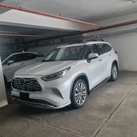 Toyota Highlander 2020