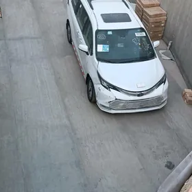 Toyota Sienna 2022