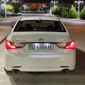 Hyundai Sonata 2011