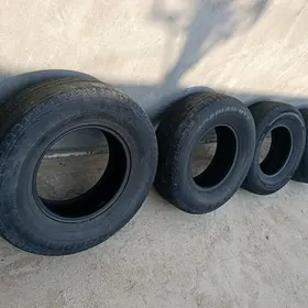 275.70.R16
