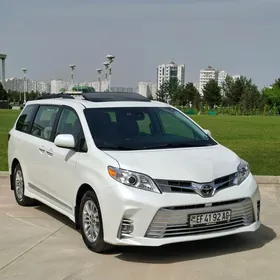 Toyota Sienna 2020