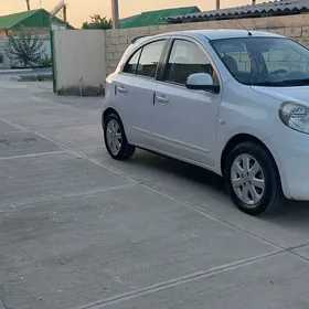 Nissan Versa 2012