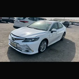 Toyota Camry 2021