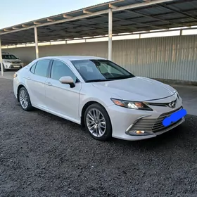 Toyota Camry 2020