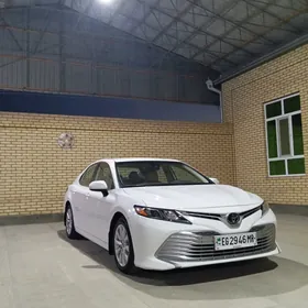 Toyota Camry 2020