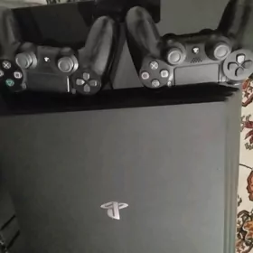 PlayStation 4 pro 1 tb 11.50