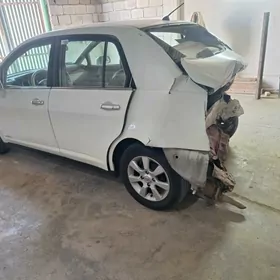 Nissan Tiida 2005
