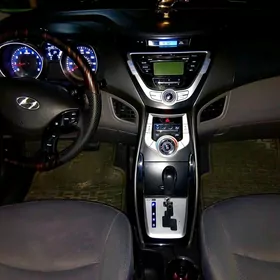 Hyundai Elantra 2011