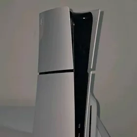 PlayStation 5 slim ince
