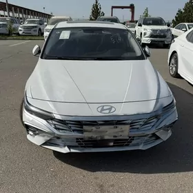 Hyundai Elantra 2025
