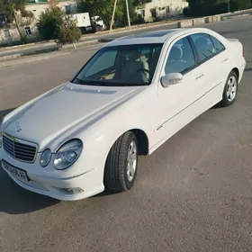 Mercedes-Benz E320 2004