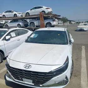 Hyundai Elantra 2021